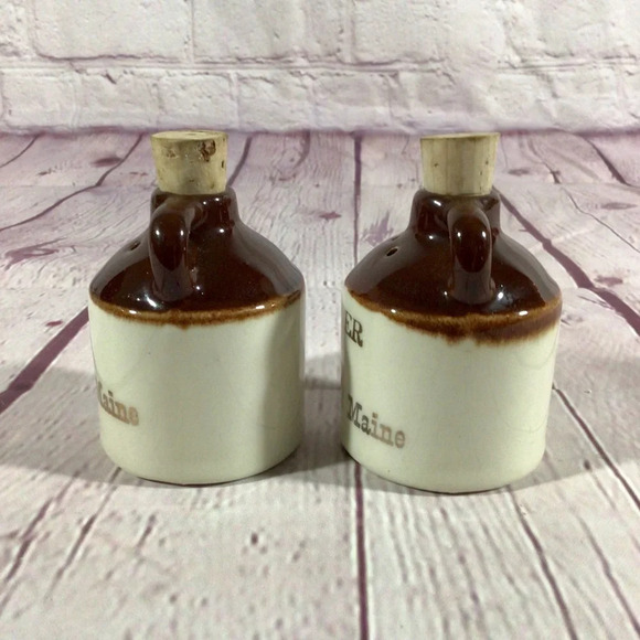 Vintage Desert of Maine Souvenir Ceramic Salt and Pepper Shakers - Picture 5 of 6